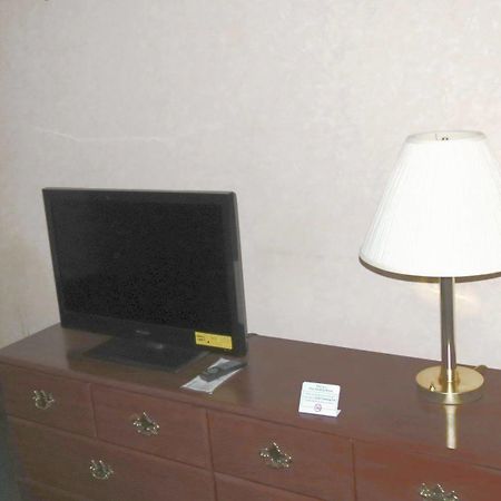West Park Inn Sandusky Экстерьер фото
