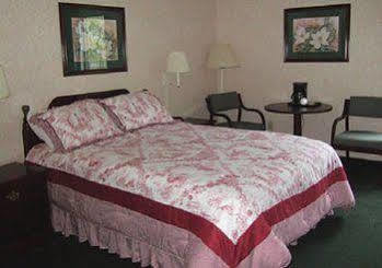 West Park Inn Sandusky Экстерьер фото