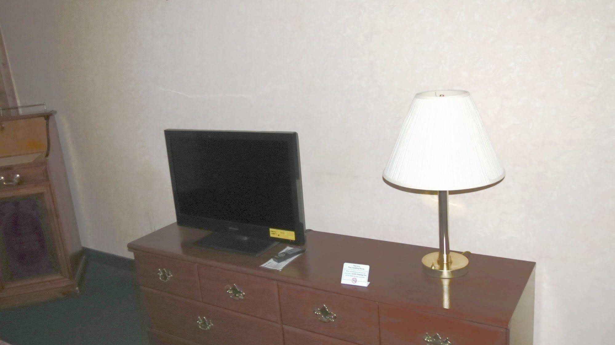 West Park Inn Sandusky Экстерьер фото